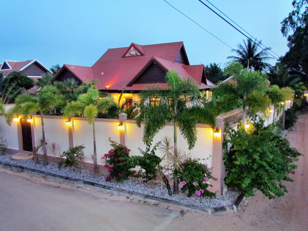 Relaxing Palm Pool Villa And Tropical Garden Банг-Ламунг Экстерьер фото